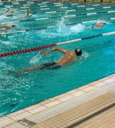 students lane swimming